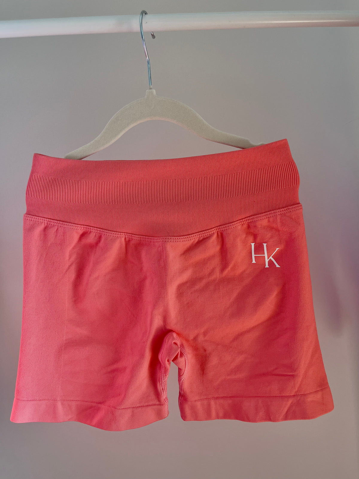 Scrunch Shorts - Coral